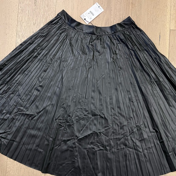 Pleated Midi Skirt ZW collection - Brand new - Picture 1 of 4